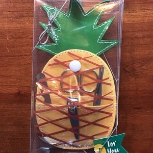Pineapple manicure set